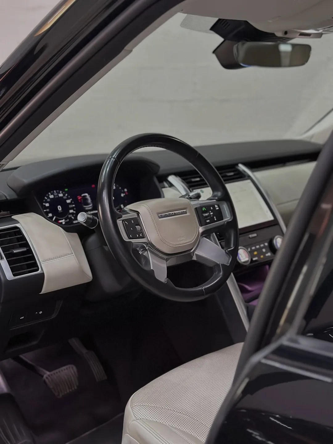 Land Rover Discovery 2022, foto 6 de 7