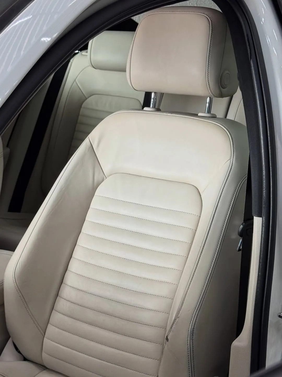Volkswagen Passat 2018, foto 5 de 7